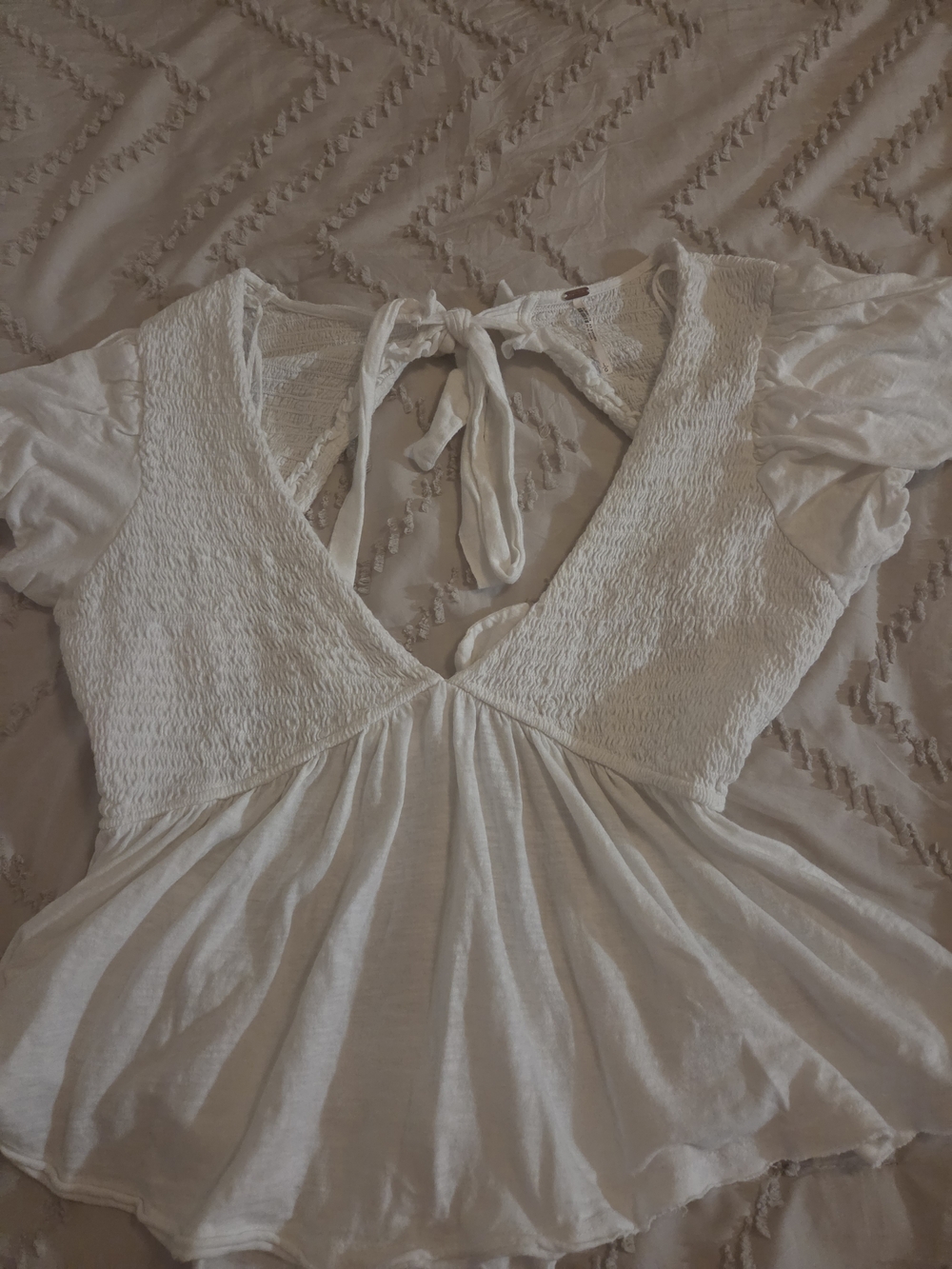 Women’s Cream Tie-Back Smocked V-Neck Blouse